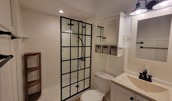 8 Steamboat Dr 7, Alloway, NJ 07462