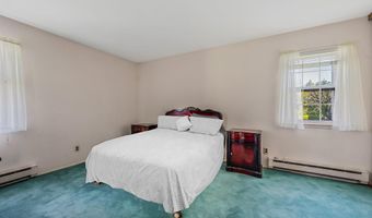 47 Harbor N, Amityville, NY 11701