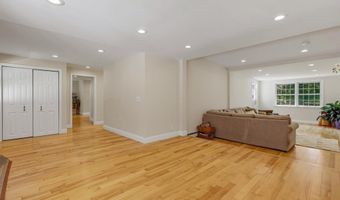 191 Stanavage Rd, Colchester, CT 06415