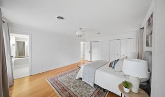 5 Beaver Pond Rd, Albany, NY 12211