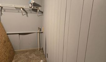 909 W 4th St, Bicknell, IN 47512