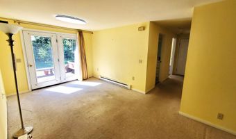 32 Cortland Cir, Bangor, ME 04401