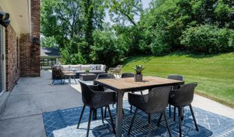 11124 HUNT CLUB Dr, Potomac, MD 20854