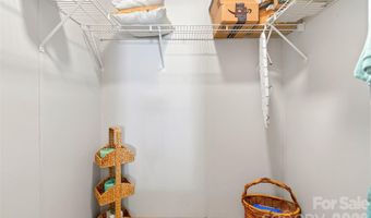 298 Wolf Xing, Bakersville, NC 28705