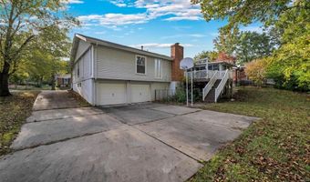 1115 Dutch Mill Dr, Ballwin, MO 63011