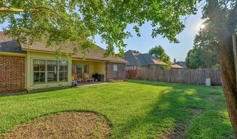 210 Sherwood Dr, Benton, LA 71006