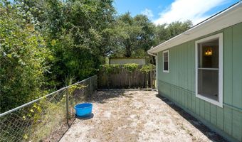 101 Saunders Ln, Aransas Pass, TX 78336