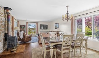 64 Starr Dr, Narragansett, RI 02882