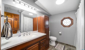48246 264th St, Brandon, SD 57005