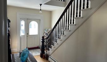 41 Grove St, Belfast, ME 04915