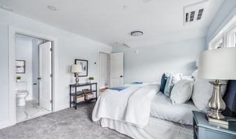451 Essex St 5, Beverly, MA 01915