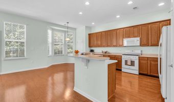 15 LILY POND Ln, Barnegat, NJ 08005