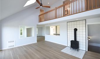 32 J H Dwyer Dr, Middletown, RI 02842