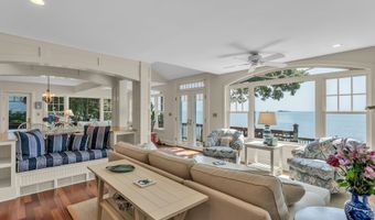 55 Shore Rd, Clinton, CT 06413