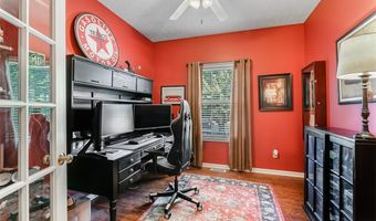 660 Elmwood Pt, Aurora, OH 44202