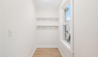 28 Young St 2, Newport, RI 02840