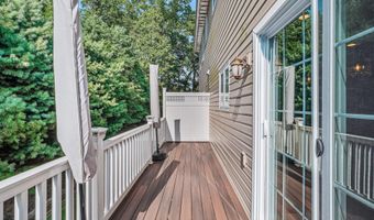45 White Oak Ln, Aberdeen, NJ 07747
