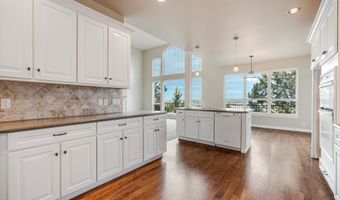 3269 NW Fairway Heights Dr, Bend, OR 97703