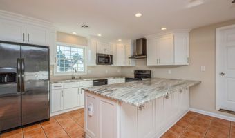 59 Harbor Inn Rd, Bayville, NJ 08721