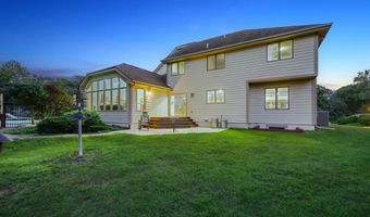 32335 Wildwood Dr, Adel, IA 50003