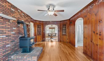 149 9th St, Belford, NJ 07718