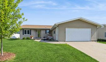 206 Buckeye Ln, Riverside, IA 52327