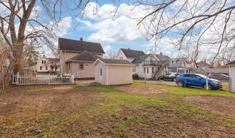 907 E Hunt St, Adrian, MI 49221