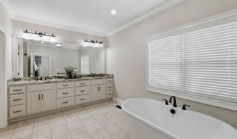 704 Shasta Dr, Albertville, AL 35950