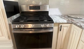 414 Pine Glen Dr, Albany, GA 31705