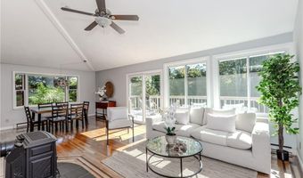 63 Duck Cove Rd, North Kingstown, RI 02852