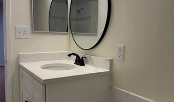 7905 DASSETT Ct 304, Annandale, VA 22003