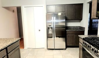 1660 Pond Shore Dr, Ann Arbor, MI 48108