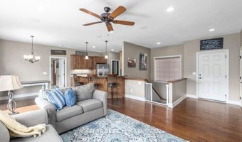 812 N Fairoaks Pl, Andover, KS 67002