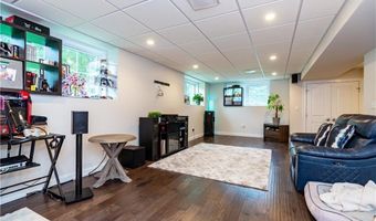 201 Rodman Ln, North Kingstown, RI 02852