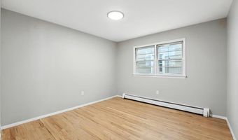 16 OAK St, Bayonne, NJ 07002