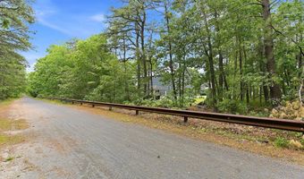 555 Egenolf Pl, Bayville, NJ 08721