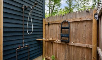 85 Lakeview Ave, Bristol, NH 03222