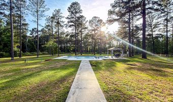 353 Alapaha River Dr, Alapaha, GA 31622