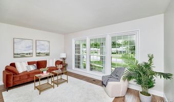 413 Claymont Dr, Ballwin, MO 63011