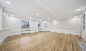 90 Battle St, Bristol, CT 06010