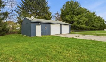 1032 Summer St, Algonac, MI 48001