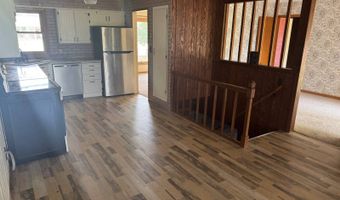 214 13th St W, Bottineau, ND 58318