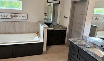 410 S Wickham St, Alvord, TX 76225