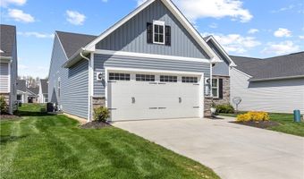160 Eagle Cir, Amherst, OH 44001