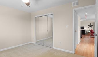 2016 N ADAMS St 508, Arlington, VA 22201