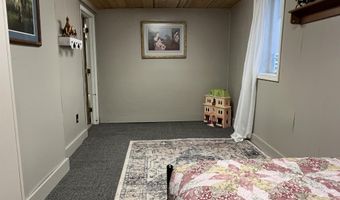 321 3rd Ave E, Albia, IA 52531