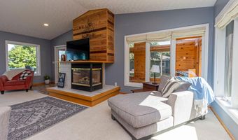 1301 Geneva Dr, Alexandria, MN 56308
