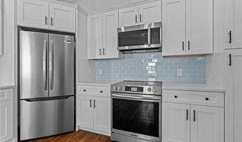 18 State St 6 (2nd Floor East), Bristol, RI 02809