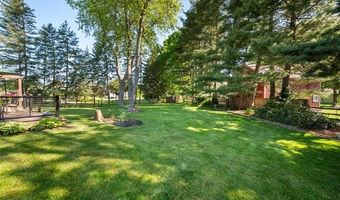 16 Lakeridge Dr, Adrian, MI 49221