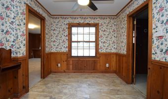 482 Snow Hill St, Ayden, NC 28513